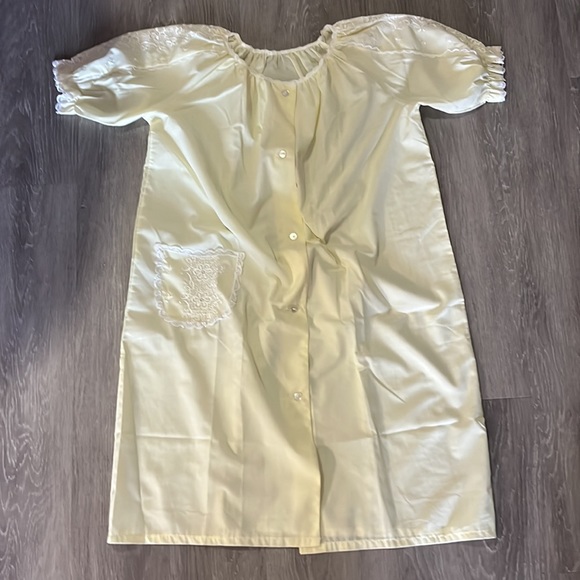 Perfect Vintage Boudoir set in light lemon 🍋 - Picture 3 of 6